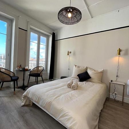 Suite Athos Лион Екстериор снимка