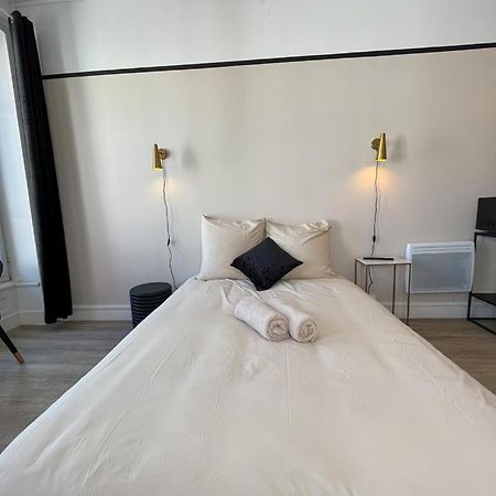 Suite Athos Лион Екстериор снимка