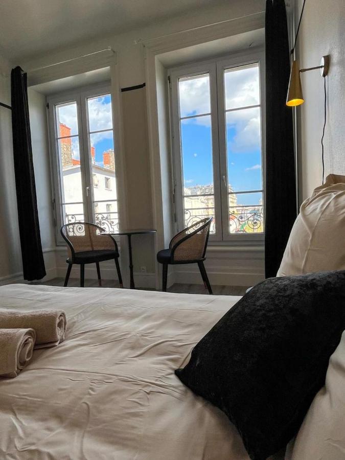 Suite Athos Лион Екстериор снимка