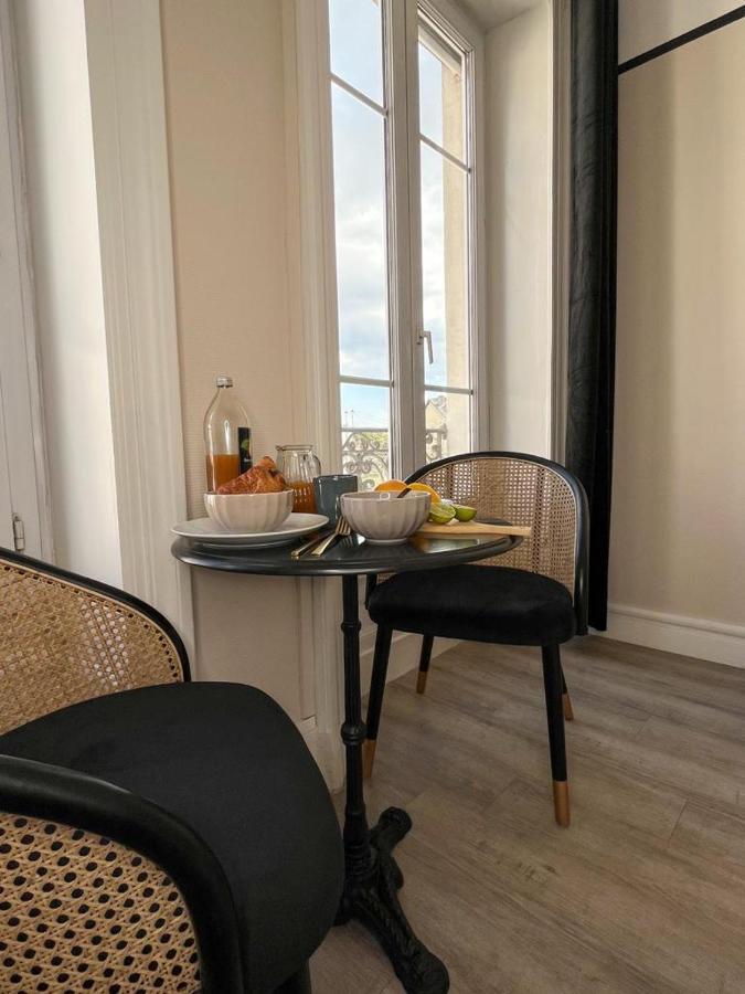 Suite Athos Лион Екстериор снимка