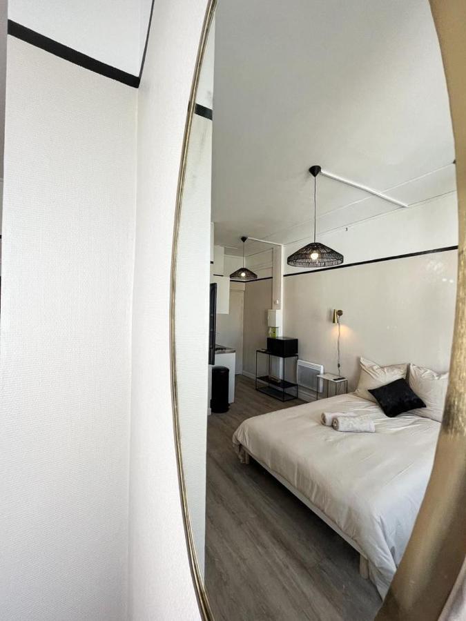 Suite Athos Лион Екстериор снимка